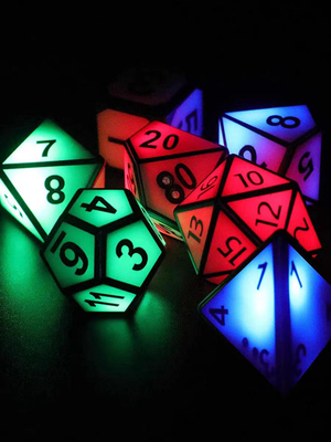 ขายร้อน Polyhedral Luminous Night Light In The Dark led Dice Set