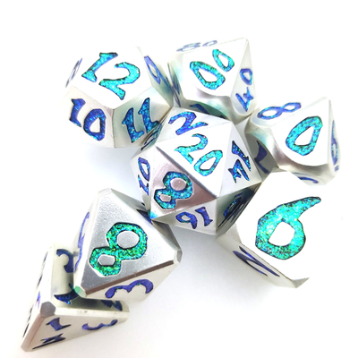แฮนด์เมด ชุบทอง ลูกเต๋าแบบกำหนดเอง ลูกเต๋าโลหะสิ่งแวดล้อม Polyhedral Pale Green Silver