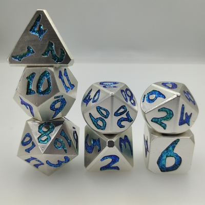 แฮนด์เมด ชุบทอง ลูกเต๋าแบบกำหนดเอง ลูกเต๋าโลหะสิ่งแวดล้อม Polyhedral Pale Green Silver