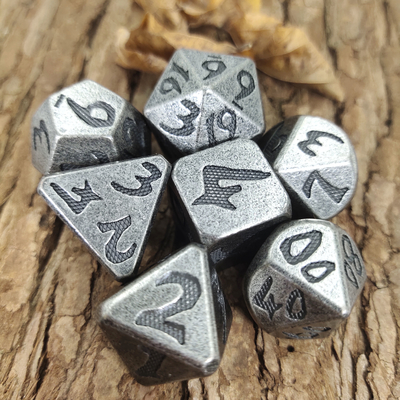 ชุดลูกเต๋า RPG รูปทรงหลายเหลี่ยมซัพพลายเออร์ขนาดเล็กสำหรับดันเจี้ยนและมังกรรูปทรงหลายหน้าทน