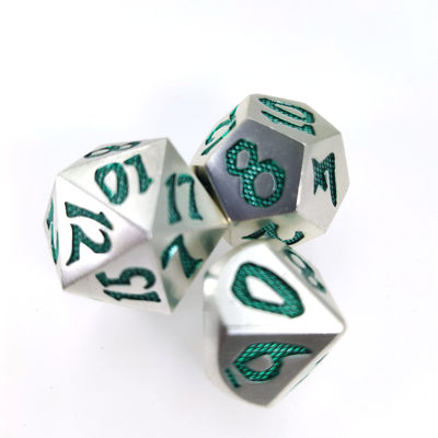 โลหะผสมสังกะสี DND Mini Dice ชุดลูกเต๋า Handcrafted ที่ทนต่อการสึกหรอสำหรับ DND หรือ RPG