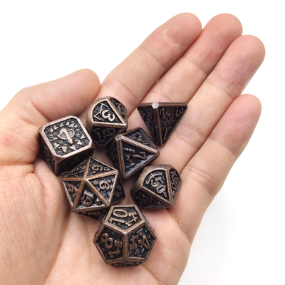 ไม่มีกลิ่น คม ทนต่อการสึกหรอ โลหะสีมินิ ลูกเต๋า โลหะ RPG ลูกเต๋า Polyhedral Cuprum