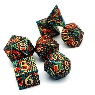 ทนทานการสวมใส่โลหะ RPG Dice ทําด้วยมือ สีผิวงู แบบเรียบ 16 มม.