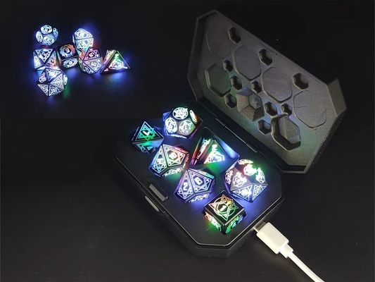 ไลท์อัพ DND Dice สามารถชาร์จใหม่ได้ด้วยกล่องชาร์จ 7 PCS LED Electronic Dice สําหรับโต๊ะ