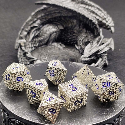 สูตรลูกเต๋าโลหะ Hollow Maze DND Krusu'S Call RPG มีหลายด้าน