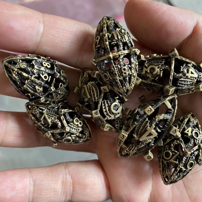 สร้างสร้างสรรค์ Rugby Theme Metal Hollow RPG Dice Set มังกรและ Dungeon DND