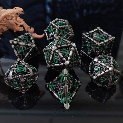 เกมเก่า Hollow Metal Dice Suite มังกรและเมืองใต้ดิน เกมบอร์ด DND RPG