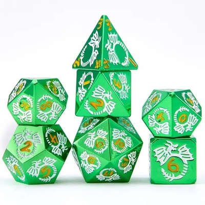 สูตรลูกเต๋าโลหะแข็งหลายด้าน DND RPG สีสันหลากหลาย Flying Dragon Crucho เกมกระดาน