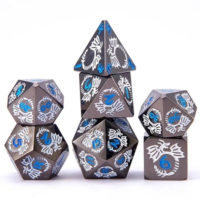 สูตรลูกเต๋าโลหะแข็งหลายด้าน DND RPG สีสันหลากหลาย Flying Dragon Crucho เกมกระดาน