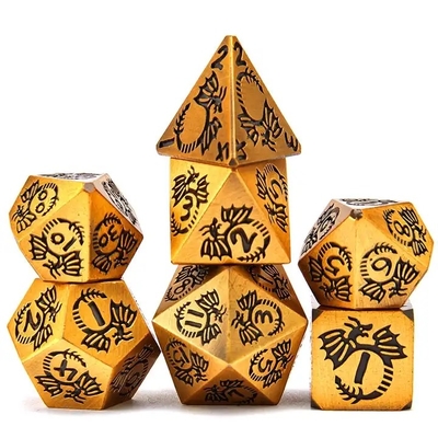 สูตรลูกเต๋าโลหะแข็งหลายด้าน DND RPG สีสันหลากหลาย Flying Dragon Crucho เกมกระดาน