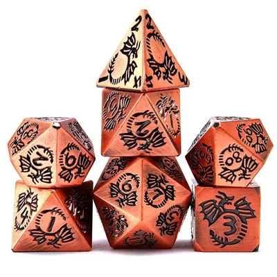 สูตรลูกเต๋าโลหะแข็งหลายด้าน DND RPG สีสันหลากหลาย Flying Dragon Crucho เกมกระดาน