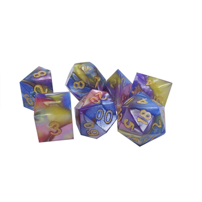 สามสีของธารพูมาร์บอล Rpg Dice กับโลโก้สากล
