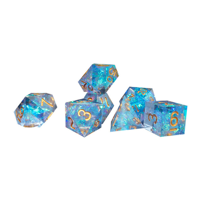 ตัวละครสีฟ้าและสีสตรีป ราซิน เล่นลูกเต๋าหลาย -noodle มังกรและ Dungeon dnd dice