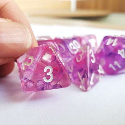 สีชมพูม่วงสีม่วงฟ้ามีดวง เรซิน บอร์ดไดส์ ชุด dnd dice