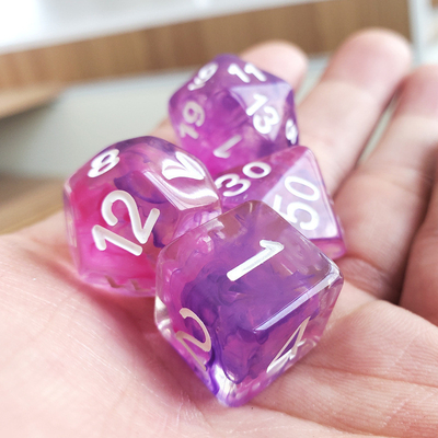 สีชมพูม่วงสีม่วงฟ้ามีดวง เรซิน บอร์ดไดส์ ชุด dnd dice
