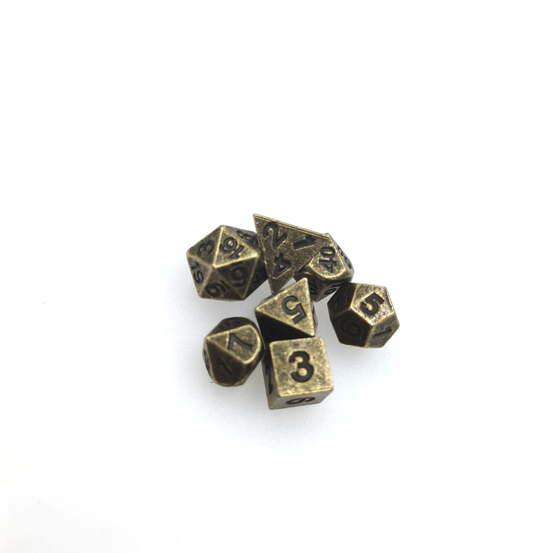 เกมพนันกระดานหรือไพ่ มินิ โพลีเอดรัล ไดส์เกม Dungeons And Dragons Hand Carved