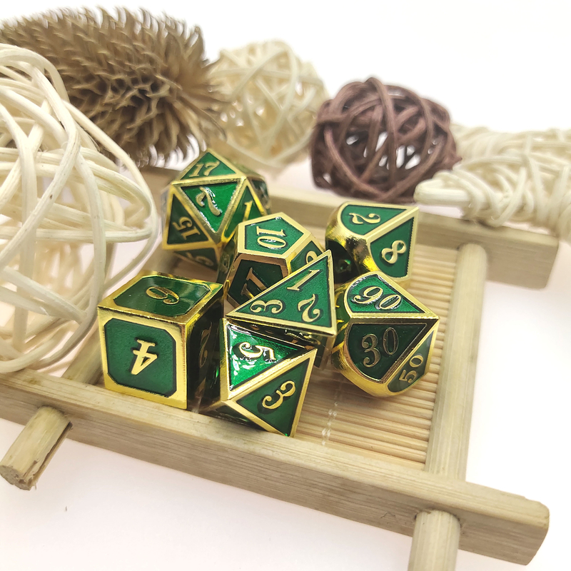 ชุดลูกเต๋าโลหะสีชมพูแบบพกพา Gilt Green ขัดโลหะบนโต๊ะไม่มีกลิ่น