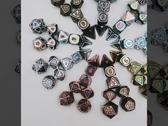 เซตลูกเต๋าโลหะทองแดงโบราณ คนที่ห้าเกมส์สีโลหะการกําหนดเองลูกเต๋าสกัดดิน